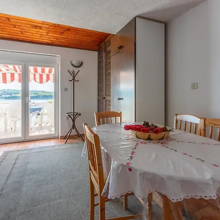 Apartment Vera Supetarska Draga